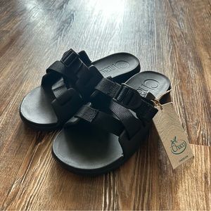 Chaco Kid’s Chillos Sport Black Sandals! Size 4